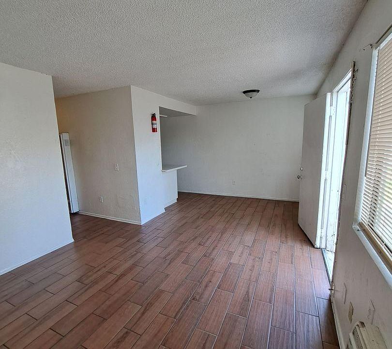 2nd image of 221 E Olive St Unit B