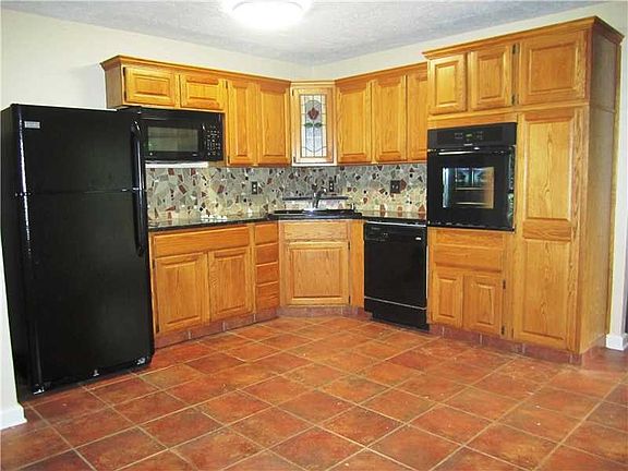 2nd image of 1017 Alden Dr