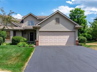 6275 Northridge Hills Dr, Brighton, MI