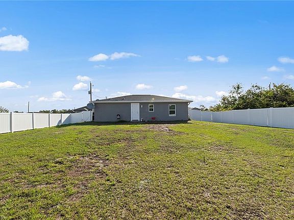 3rd image of 3113 Pebble LN