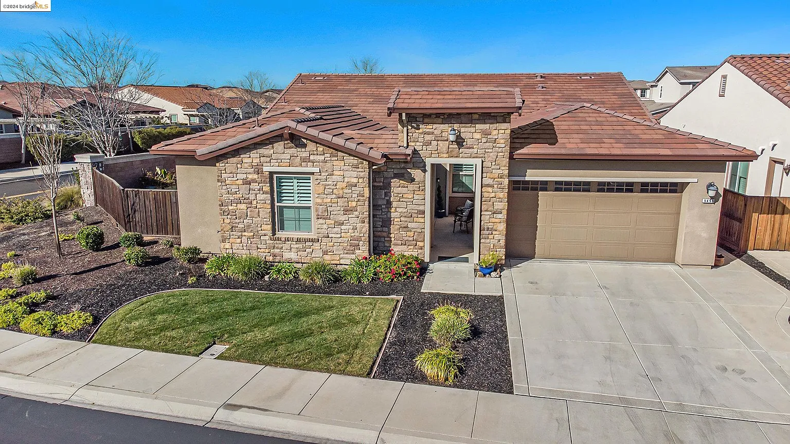 9496 Davenport Cir photo 1