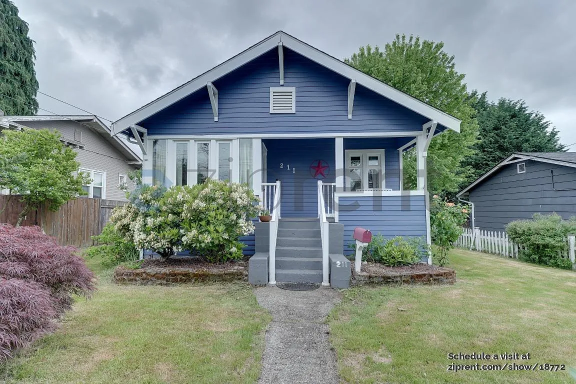 211 K St SE photo 1