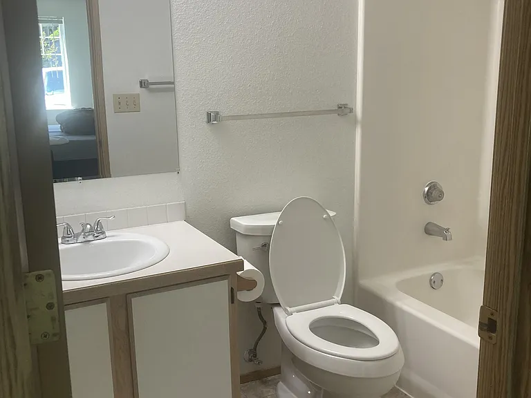 1536 Bloomingdale Ln SW #103 — Photo 9