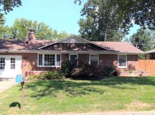 903 Skyline Dr, Carbondale, IL 62901