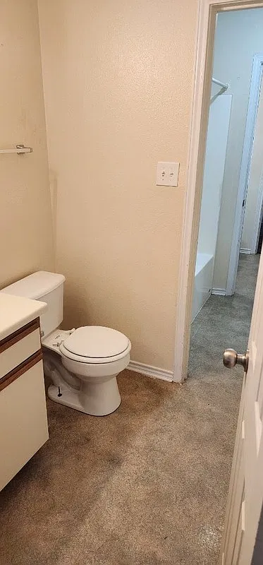 3 bed, 2.0 bath, 990 sqft, $875 — Photo 1