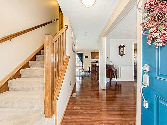 3rd image of 3705 Fountain Cove Ln