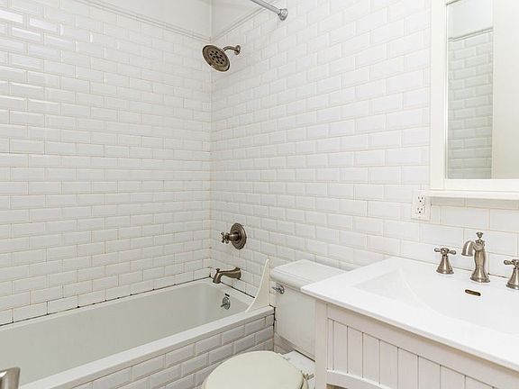 3rd image of 1072 Bergen St APT 3F