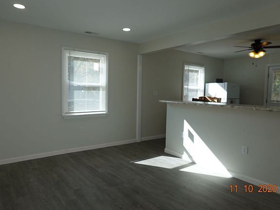 4th image of 122 York Dr