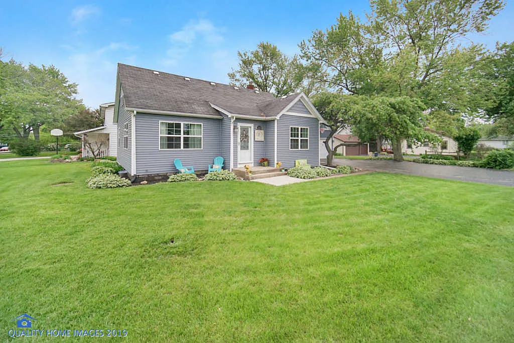 15601 Laramie Ave photo 1
