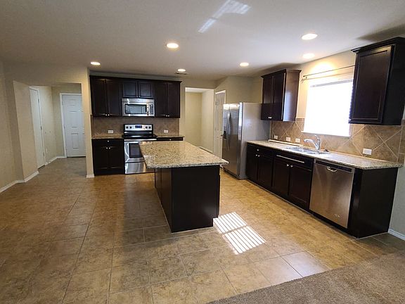 308 E Vega 4 kitchen (3)