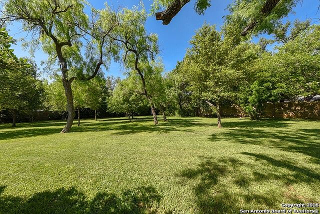 1st image of 542 Country Ln