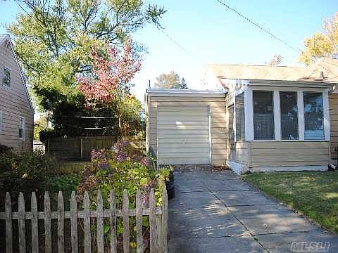3rd image of 55 Croyden St