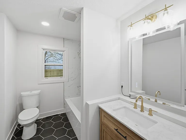 149 Washington St — Photo 33