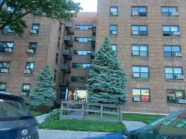 73-03 Bell Blvd #10, Oakland Gardens, NY 11364
