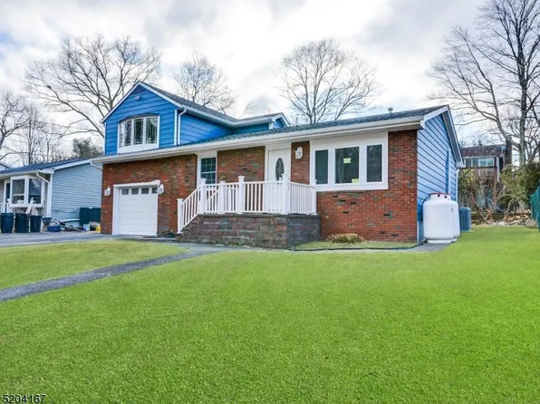 18 Lucas Rd, Hopatcong, NJ 07843