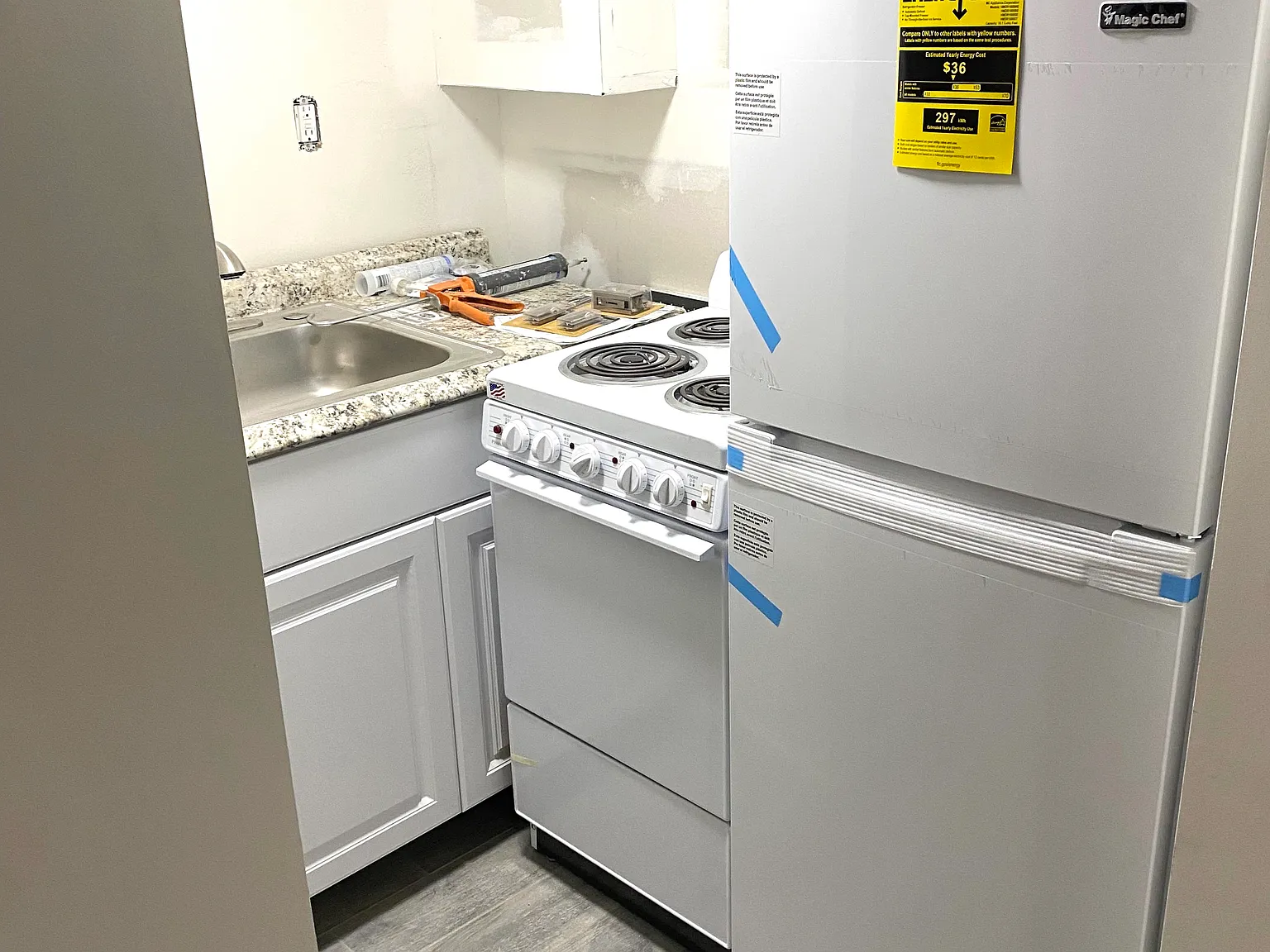 25-26 Hoyt Avenue South — Photo 1
