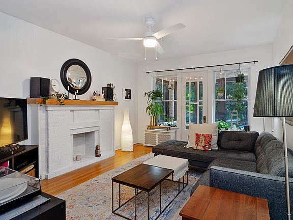 2nd image of 4426 N Maplewood Ave