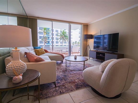 4th image of 5151 Collins Ave APT 428