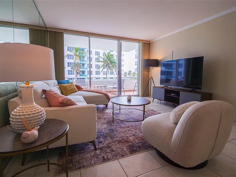 5151 Collins Ave #428 — Photo 4