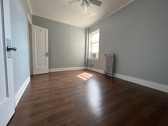 5th image of 6930G N Greenview Ave #606