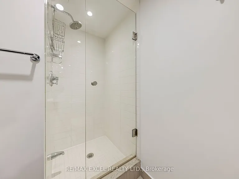 386 Yonge St #4904 — Photo 19