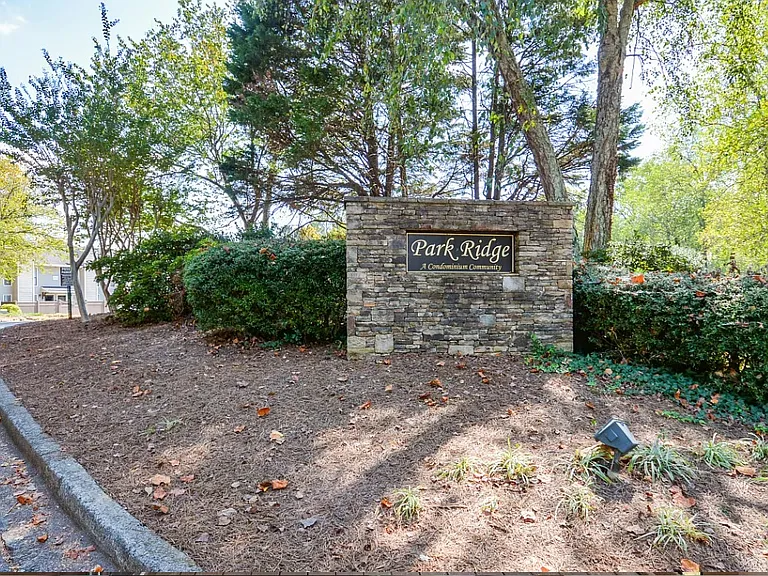 307 Park Ridge Cir #307 — Photo 29