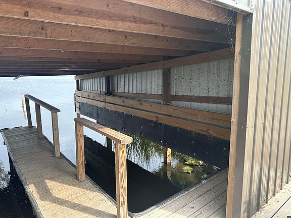 5th image of 1233 Lake Dr