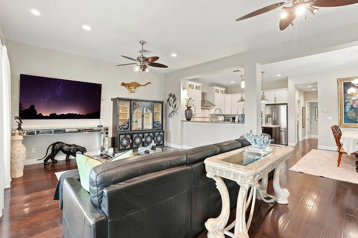 4 bed, 3.0 bath, 3067 sqft, $8,940 — Photo 3