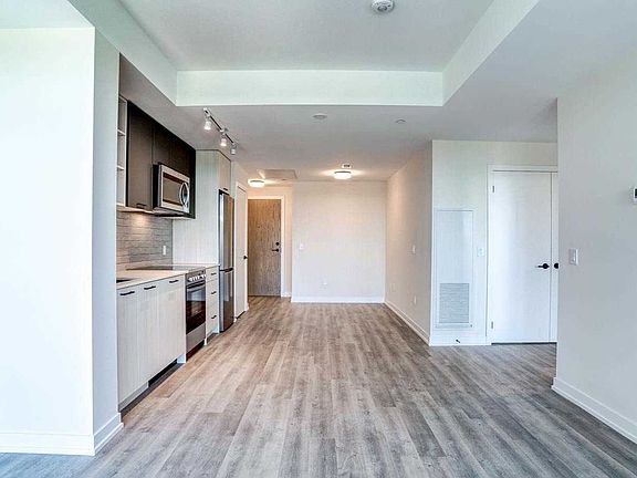 5th image of 2300 Saint Clair Ave W #337