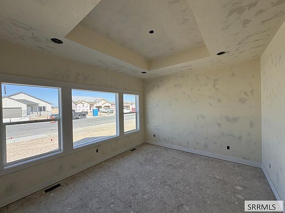 4th image of 560 Abigail Ln
