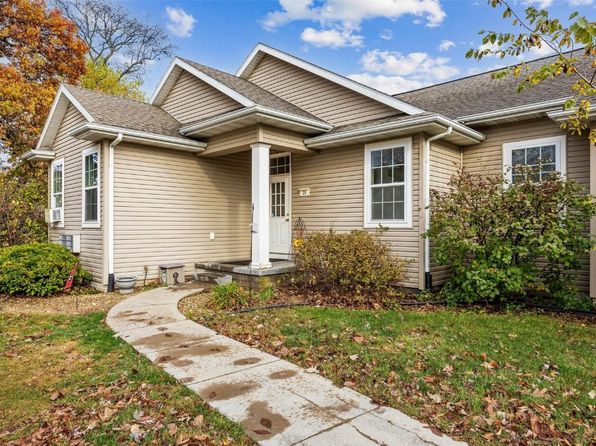 425 27th Ave APT 29, Amana, IA 52203