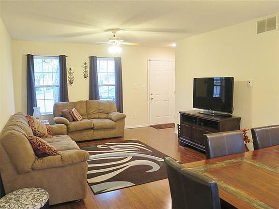 4th image of 2213 S Sweetbriar Ct