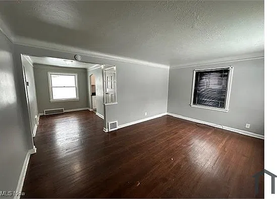 3 bed, $2,300 — Photo 3