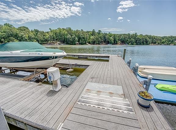 3rd image of 4689 McCorkle Ln