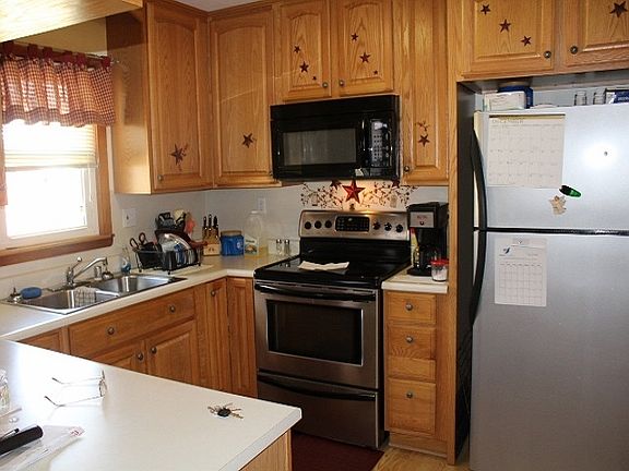 3rd image of 831 Eastside Dr