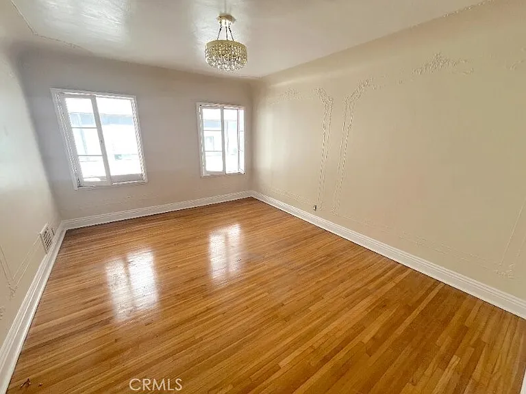223 1/2 S Gale Dr — Photo 27