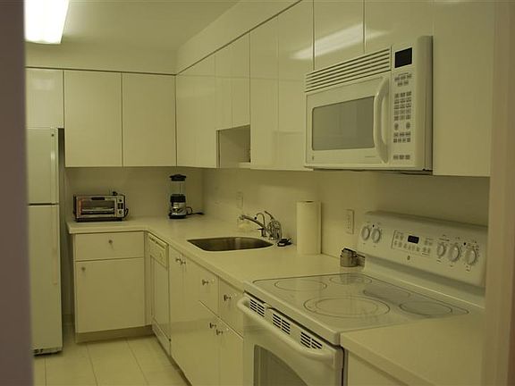 4th image of 130 Sunrise Ave #2020