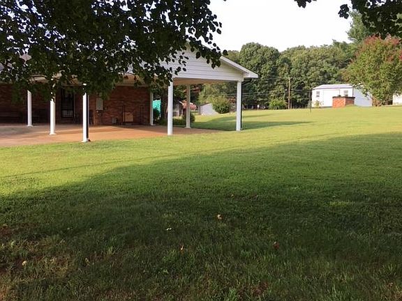 Large Yard with Outbuilding