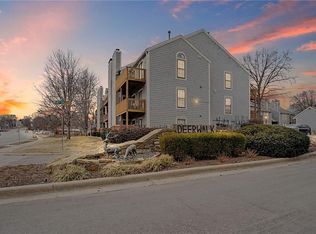12027 W 58th Pl APT B, Shawnee, KS 66216