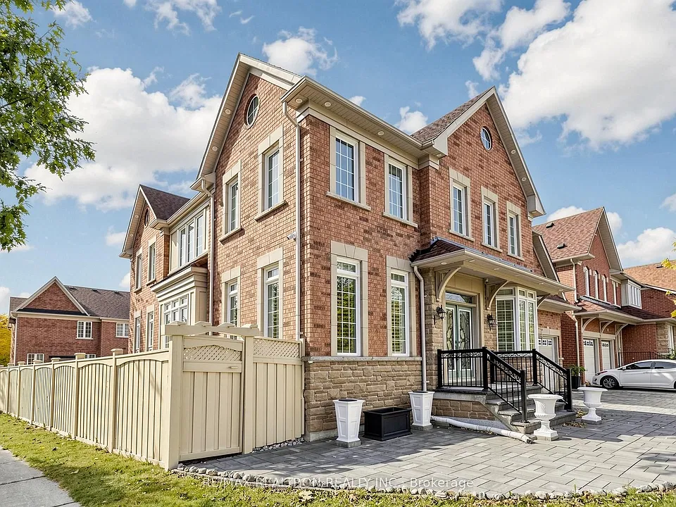 1 Crossroads Dr