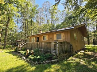 55 Lyman Ln, Gouldsboro, PA 18424