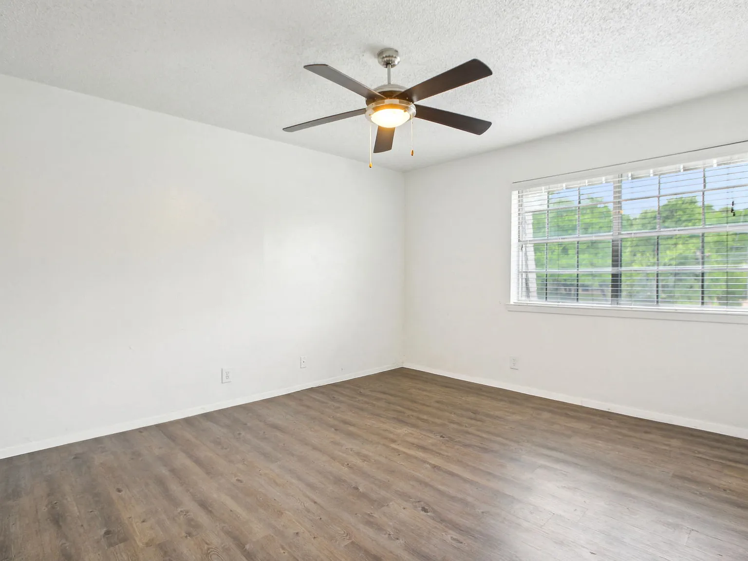 Jewel Apartment Homes — Photo 4