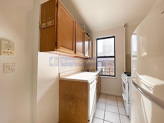 5th image of 79 Haven Ave APT 53