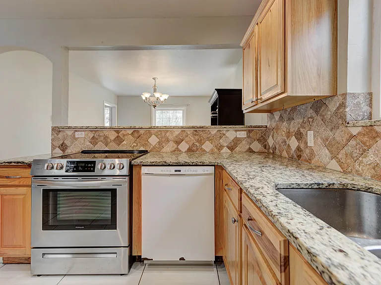 2529 NW 26th St — Photo 18