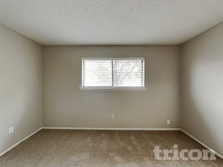 2637 Bennington Ct — Photo 12