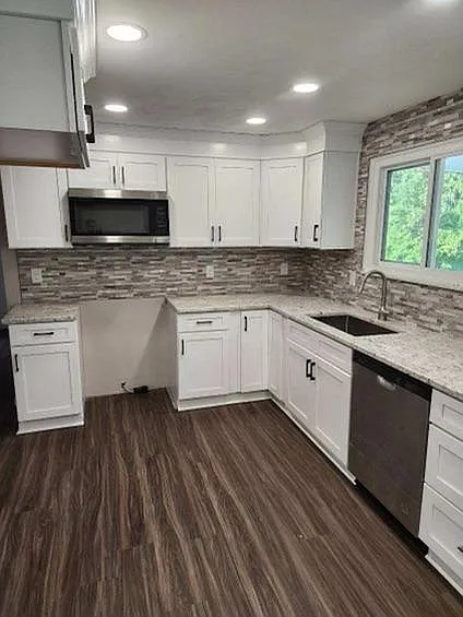 726 Vanderbilt Dr — Photo 4