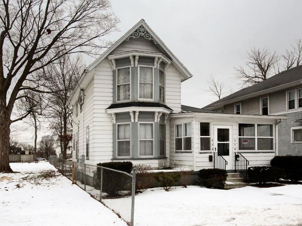 1st image of 218-220 Calhoun St