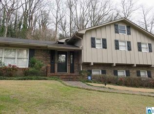 1733 Old Creek Trl, Vestavia Hills, AL 35216