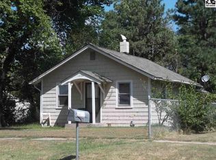 1204 E 5th Ave, Hutchinson, KS 67501