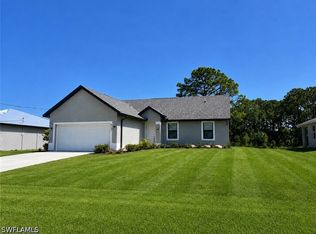 8033 Melody Cir, Labelle, FL 33935